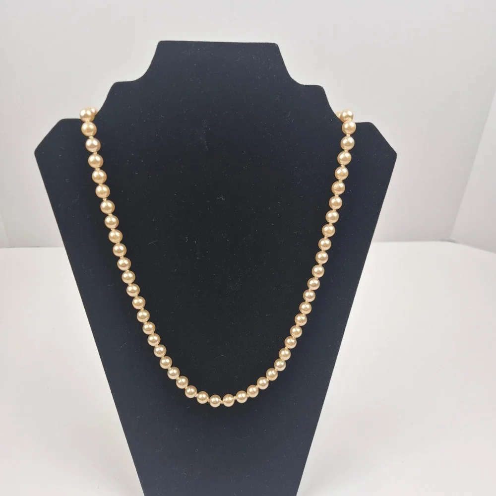 VTG Gold Tone Faux Pearl Necklace 25